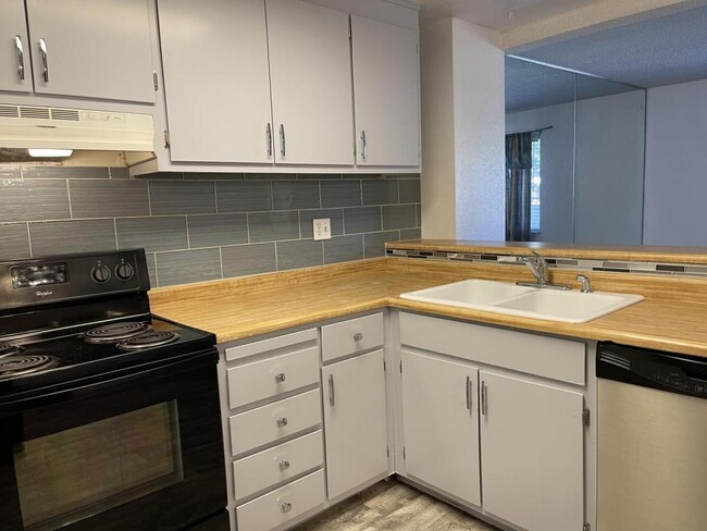 Building Photo - 197 Allouette Way Unit 3