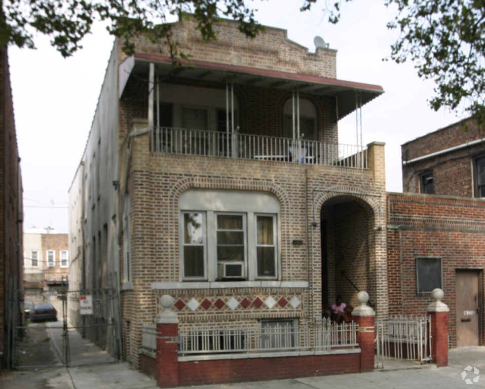 Primary Photo - 247 E 95th St