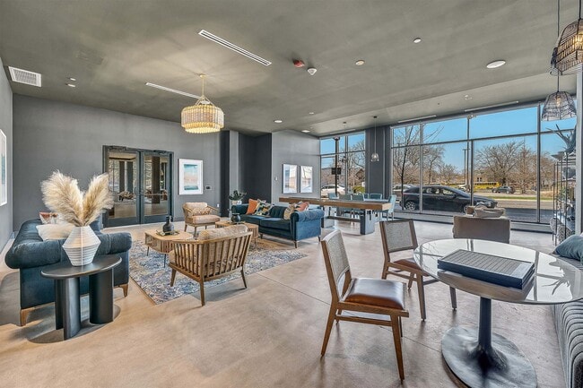 Building Photo - Albion Highland Park