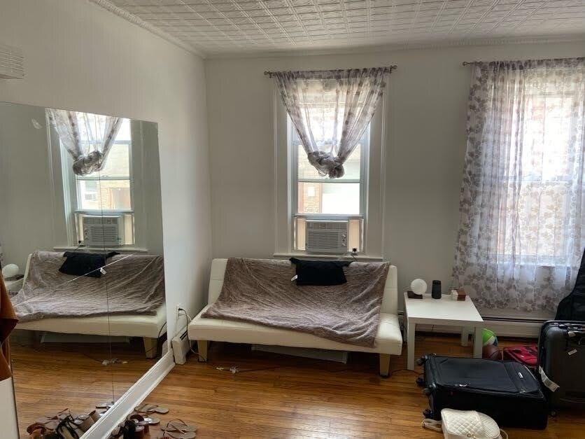 Foto del edificio - 8 Sherman Ave