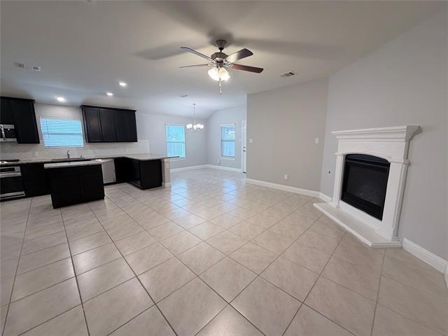 Building Photo - 1205 Parker Dr