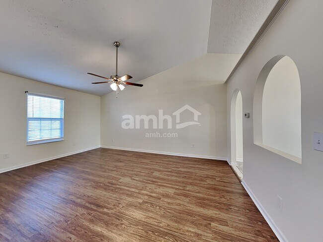Foto del edificio - 531 Glen Oaks Drive
