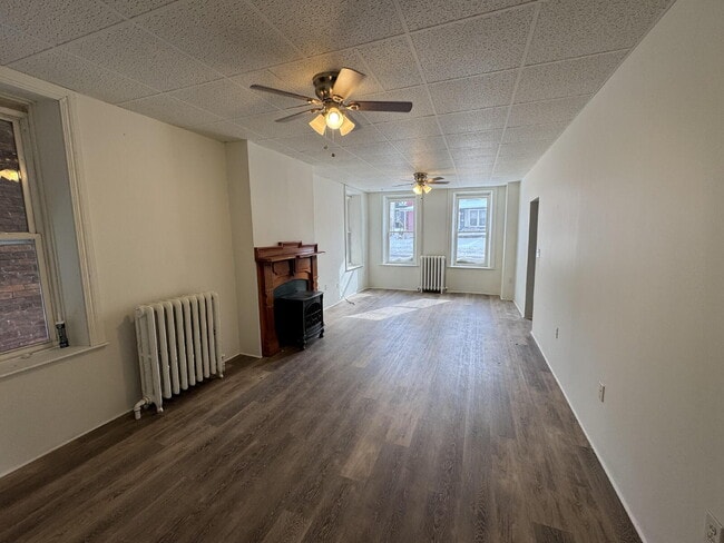 Foto del edificio - 1109 E Philadelphia St