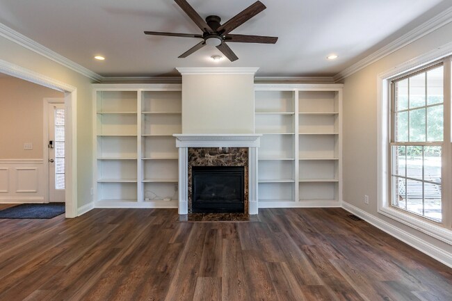 Foto del edificio - 2221 Carrington Ct
