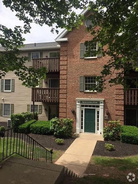 Building Photo - 620 Manatawny St