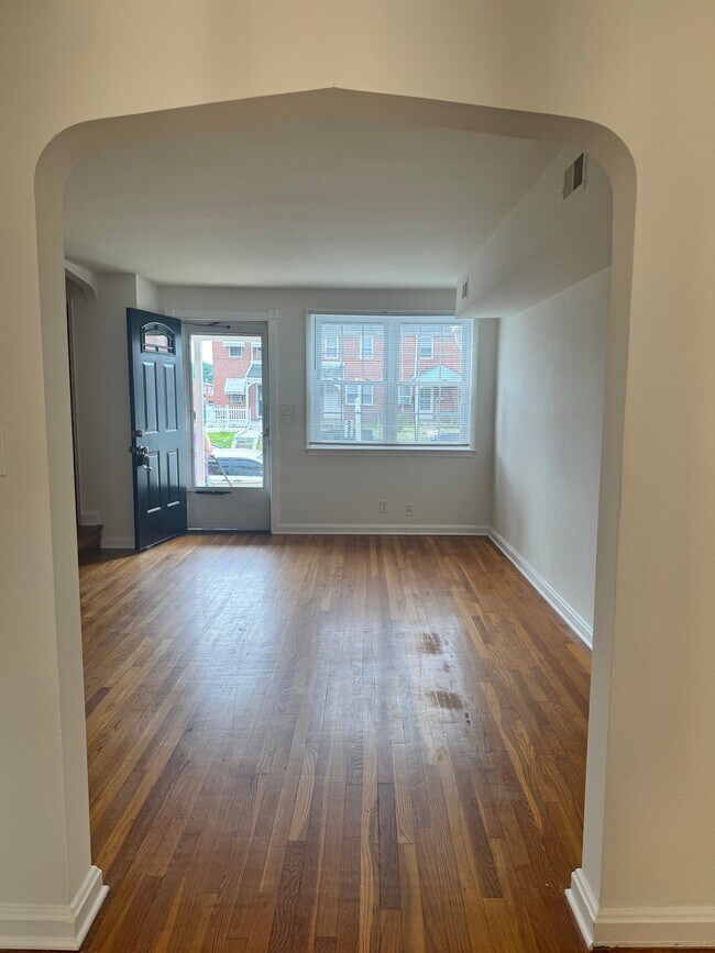 Foto del edificio - 1548 Aldeney Ave