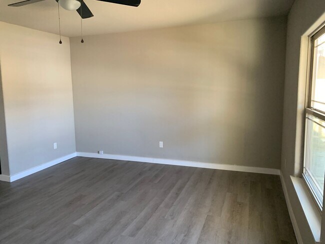 Foto del edificio - Rent decrease! New 3 bedroom/ 1 bathroom h...