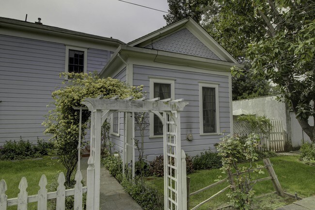 Building Photo - 829 Saint Helena Ave