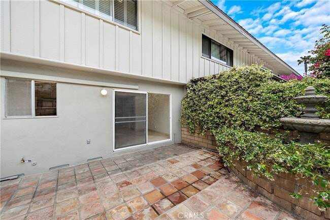 Building Photo - 7 Blue Lagoon