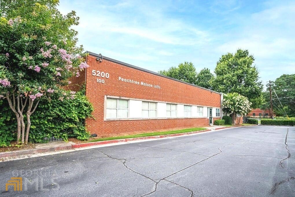 Foto principal - 5200 Peachtree Rd