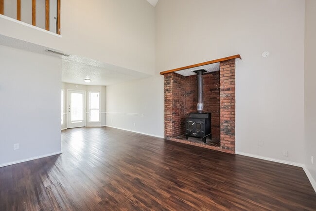 Building Photo - 1824 Island View Dr