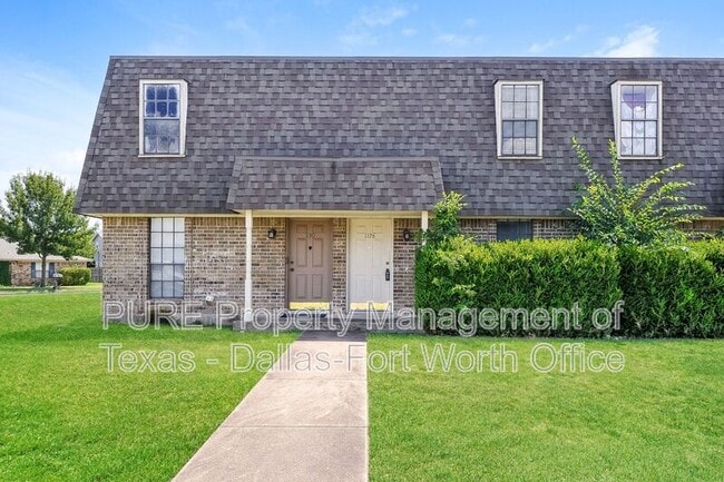 Photo - 1128 Highbush Dr House