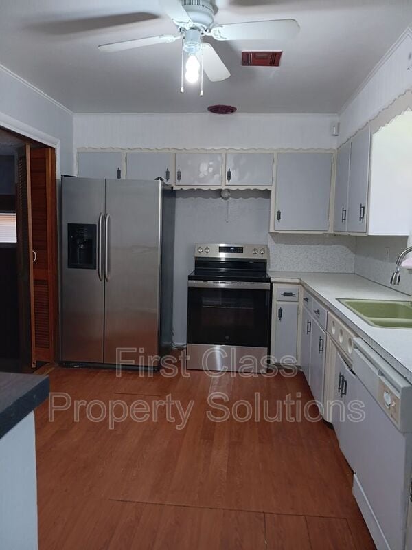 Building Photo - 2801 SW 51st St
