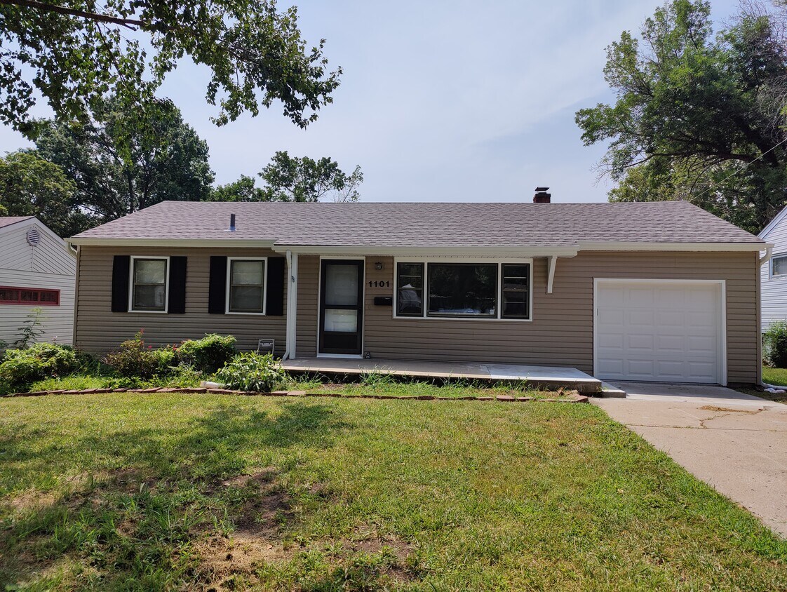 1101 W 25th Ter S, Independence, MO 64052 House for Rent in