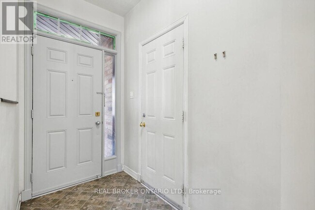 Building Photo - 155 Rodeo Dr