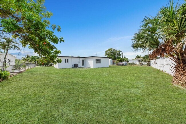 Foto del edificio - 1308 NW 19th Ave