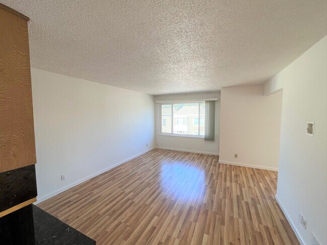 Building Photo - HWEE PROPERTY (#99)