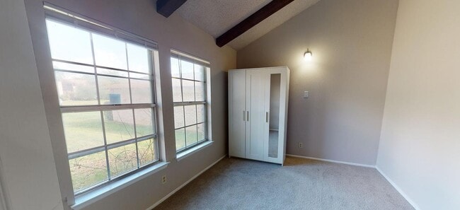 Building Photo - 1022 Baden