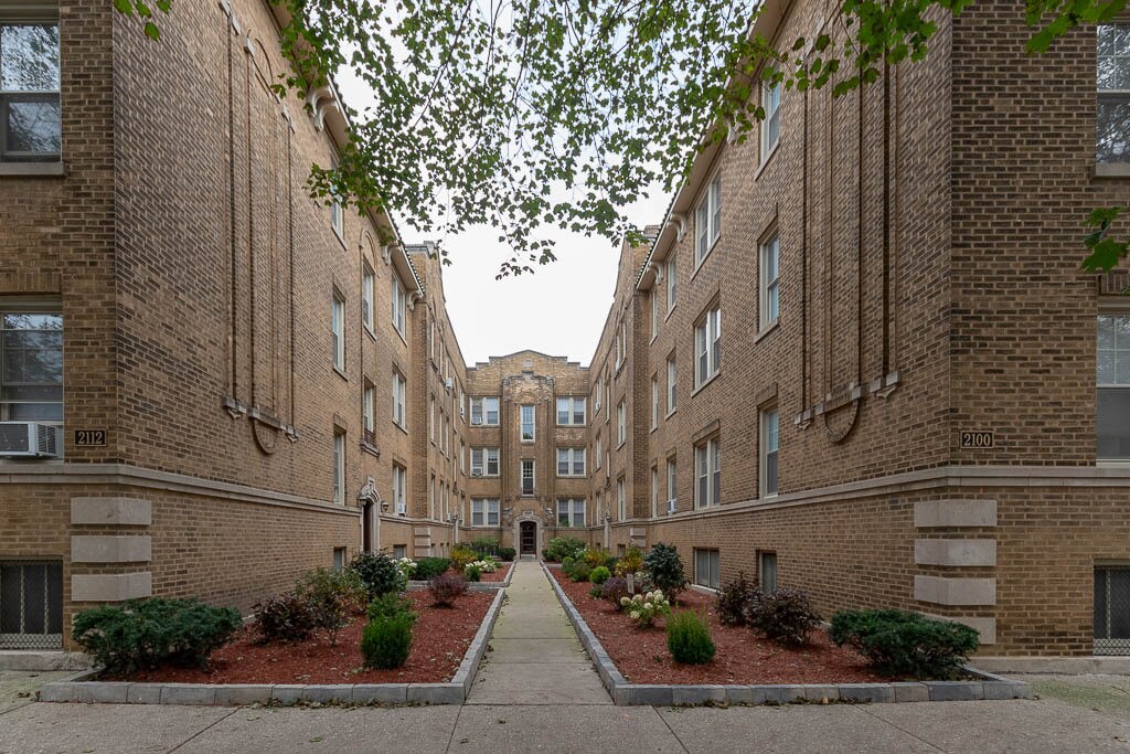 2102 W Ainslie St Unit W4, Chicago, IL 60625 Condo for Rent in