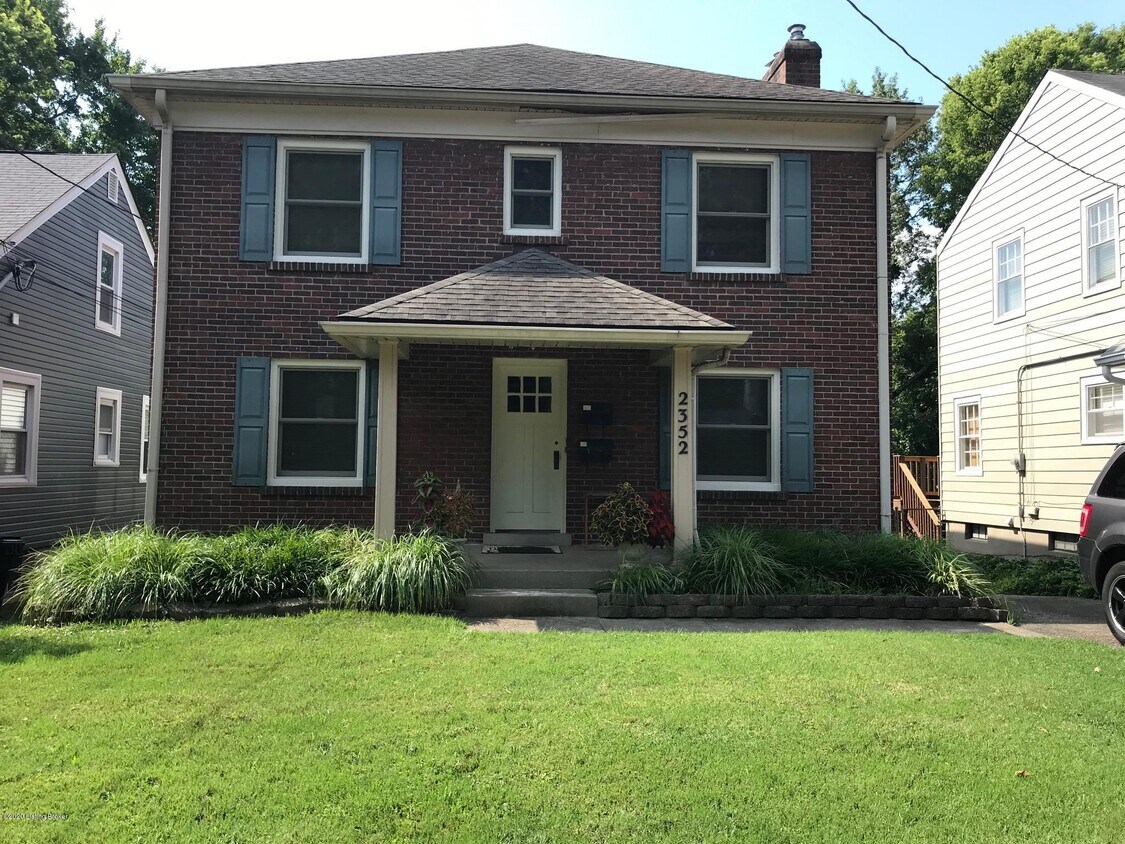 Foto principal - 2352 Payne St