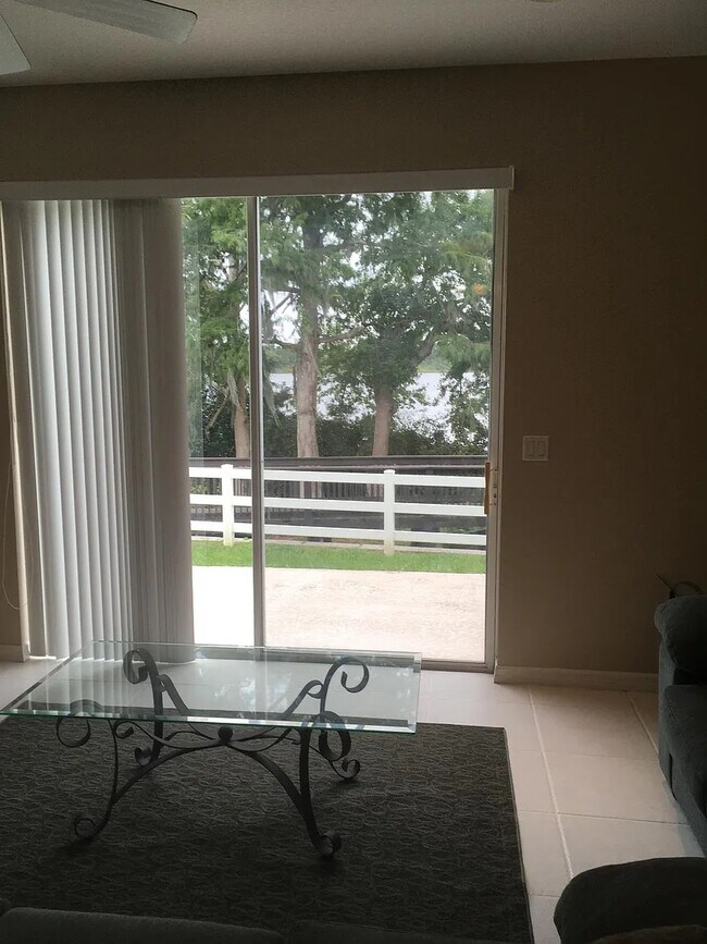 Foto del edificio - 10316 Fallsgrove St