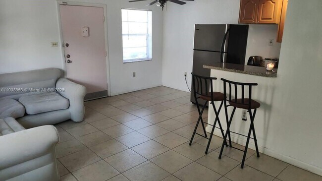 Foto del edificio - 1860 Venice Park Dr