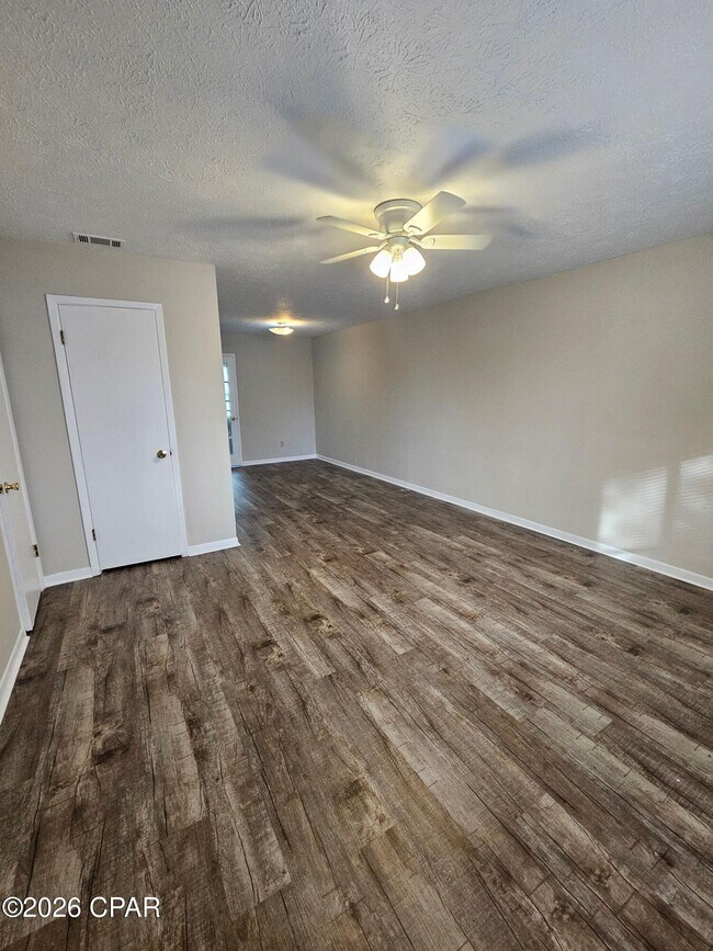 Foto del edificio - 6401 Lenawee St