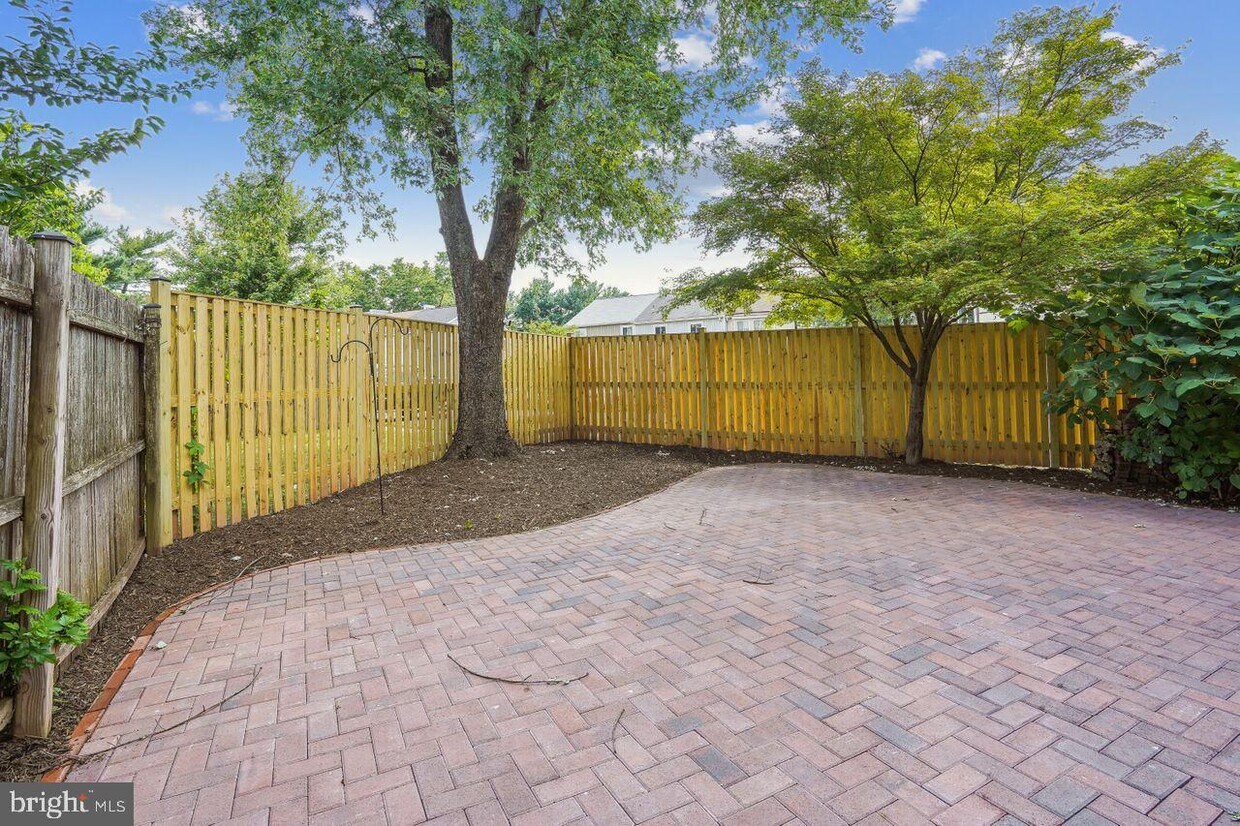 Foto principal - 1009 Saber Ln