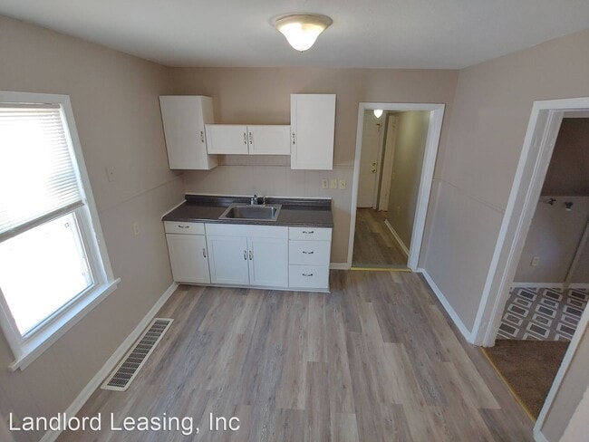 Building Photo - 2 br, 1 bath House - 1240 W. 19th Street