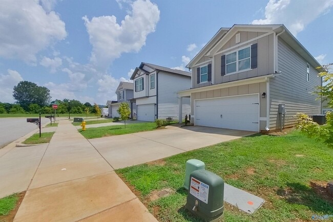 Foto del edificio - 6405 Upchurch Dr