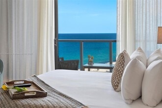Building Photo - 2201 Collins Ave