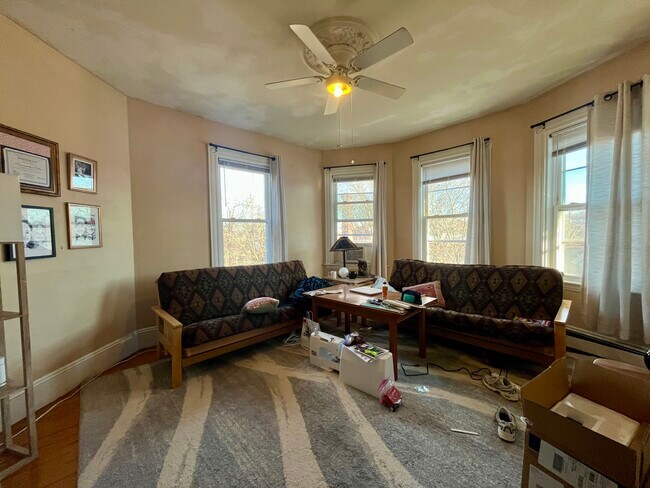 Building Photo - 803 Parker St