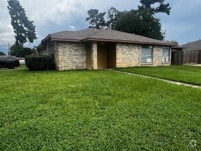 Building Photo - 3102 Hirschfield Rd