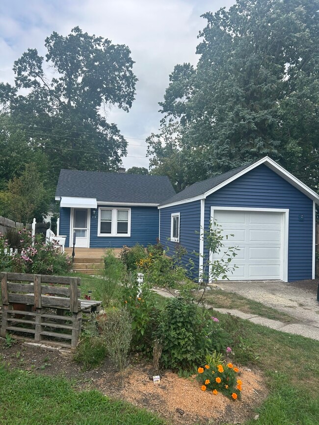 Foto del edificio - 719 Hawthorn Ave