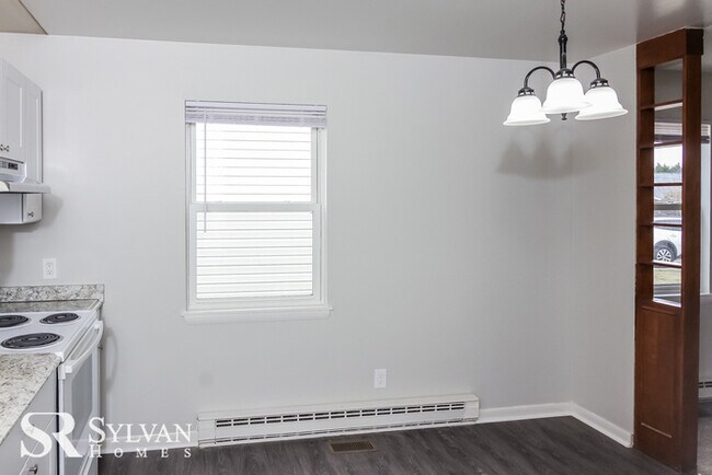 Foto del edificio - Come view this cute 3BR 1BA home