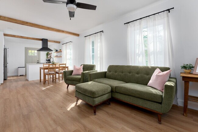 Foto del edificio - 705 Ivey Cir