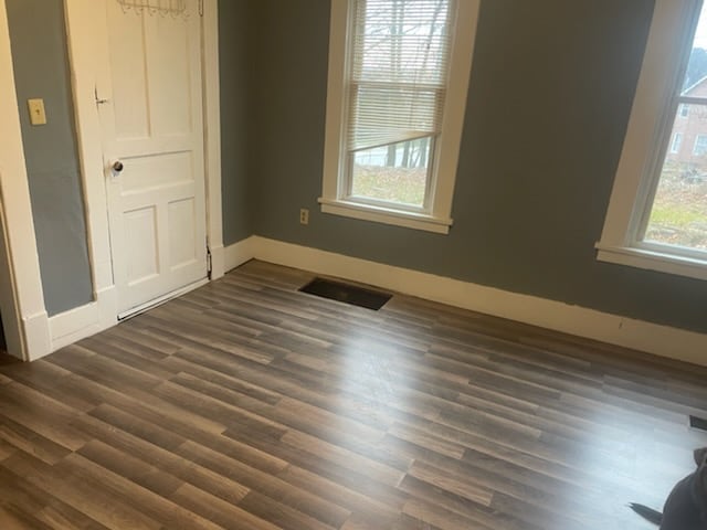 Building Photo - 447 E Silver St