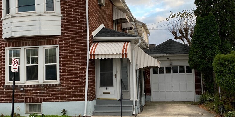 Primary Photo - 828 W Wyomming Street