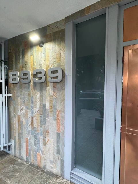 Foto principal - 8939 Cadillac Ave