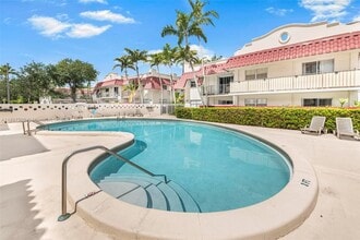 Building Photo - 6709 N Kendall Dr