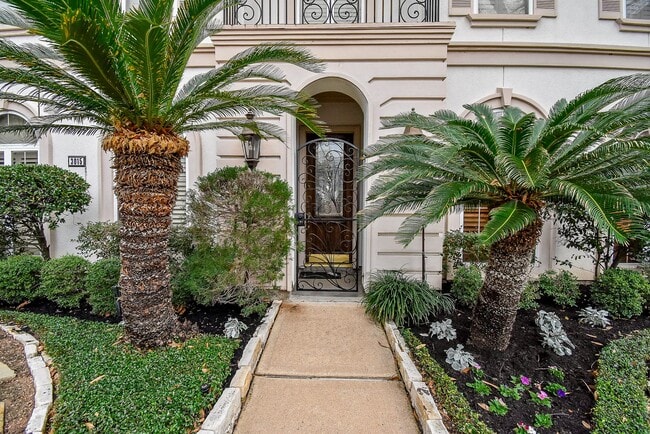 Building Photo - 3015 Bonnebridge Way Blvd