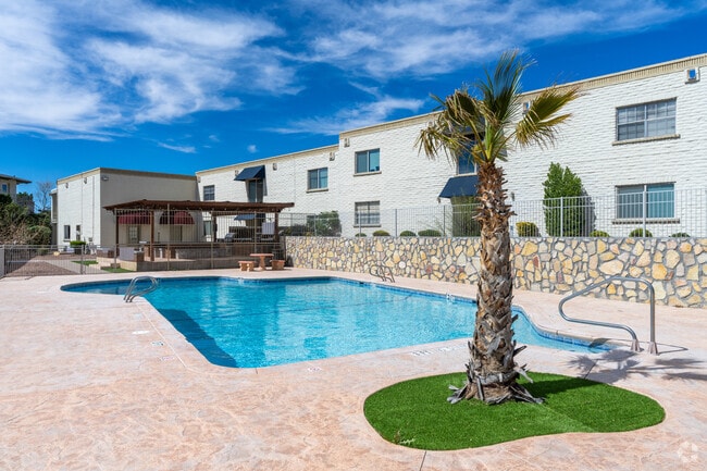 Pool - Kings Hill Apartments
