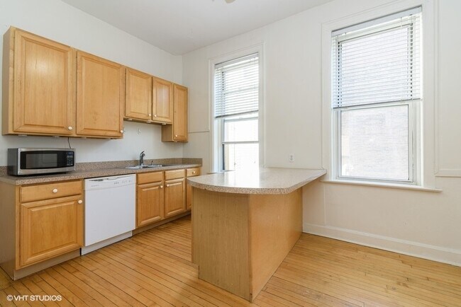 Building Photo - 1939 W Thomas St