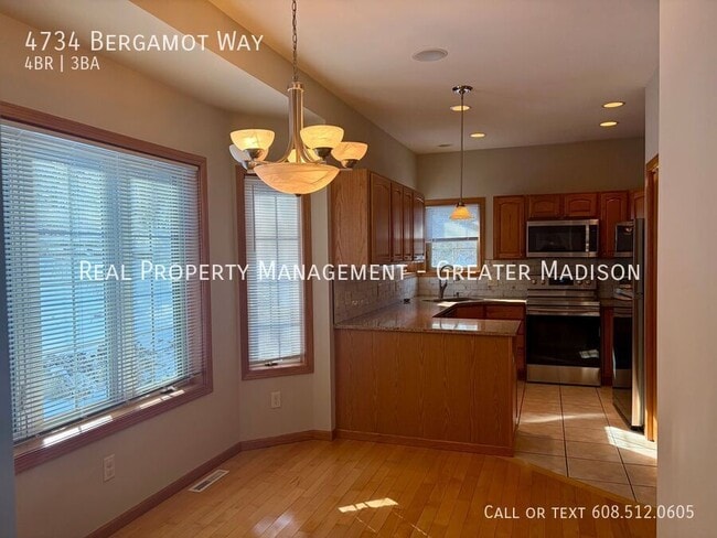 Building Photo - 4734 Bergamot Way