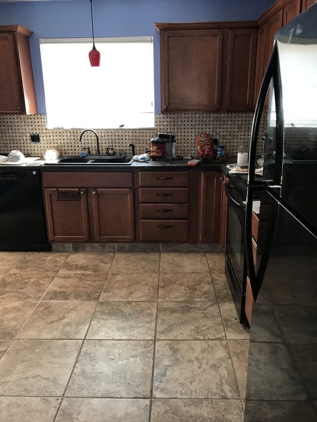 Building Photo - Nice Tri-Level Home in Northglenn Availabl...