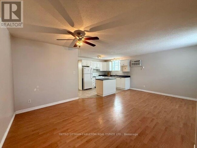 Building Photo - 171 Rue Mabel