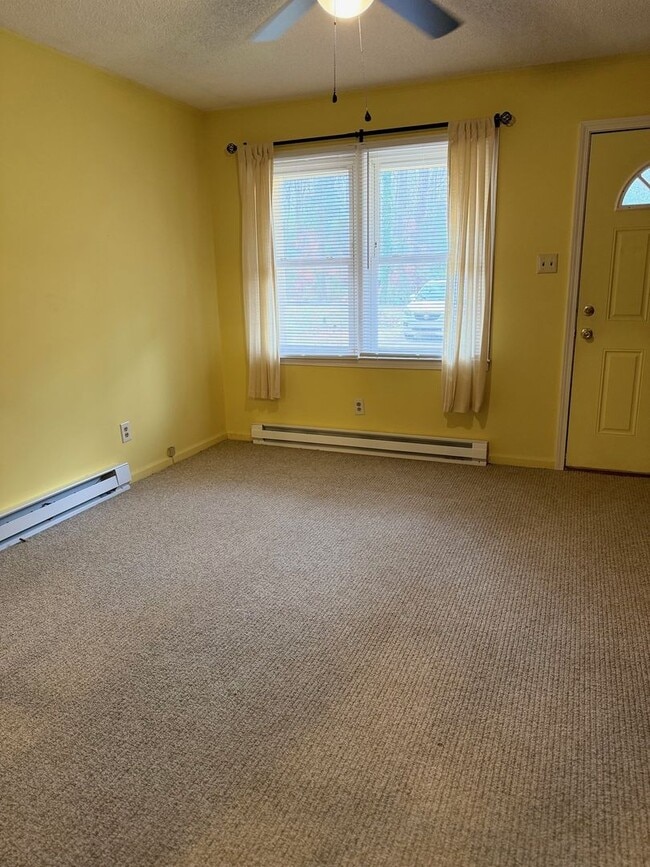 Building Photo - 307 McKellar Dr