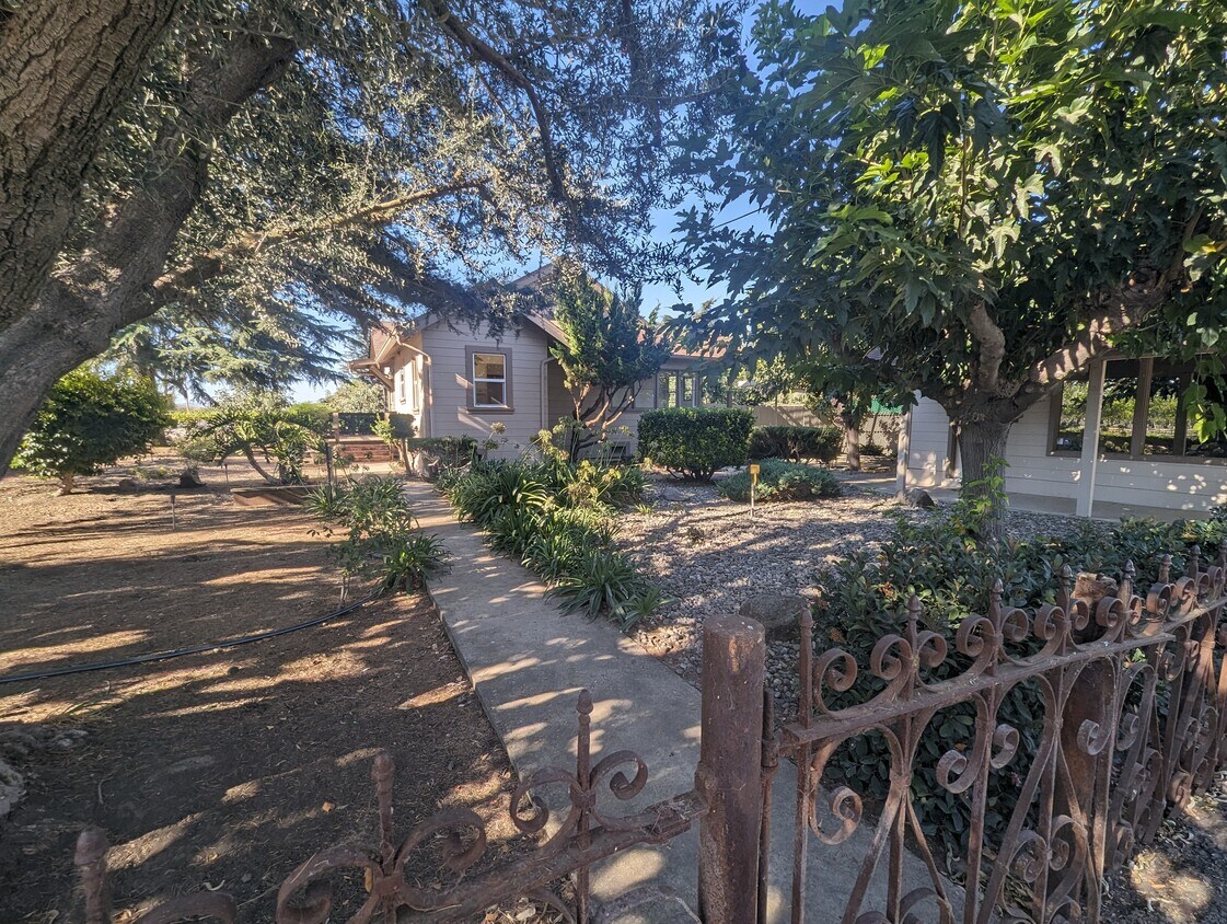 Primary Photo - 4153 Bolsa Rd