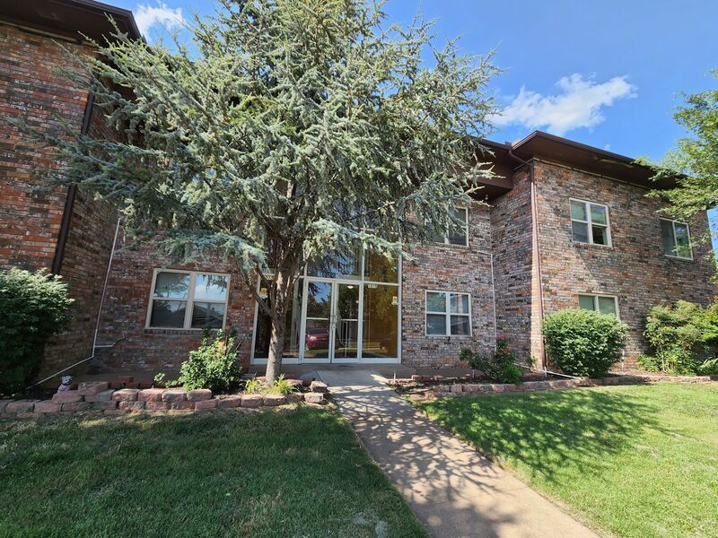 Foto principal - 1015 E Hurd St