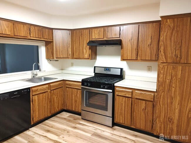 Building Photo - 280 Willowbrook Dr